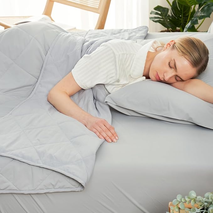 Cozy Bliss Cooling Blanket for Hot Sleepers, Q-Max 0.4 Cooling Comfort for Girls Boys, Cold Blankets for Night Sweats Sleeping, Ultra-Cool Lightweight Breathable Summer Blanket for Travel