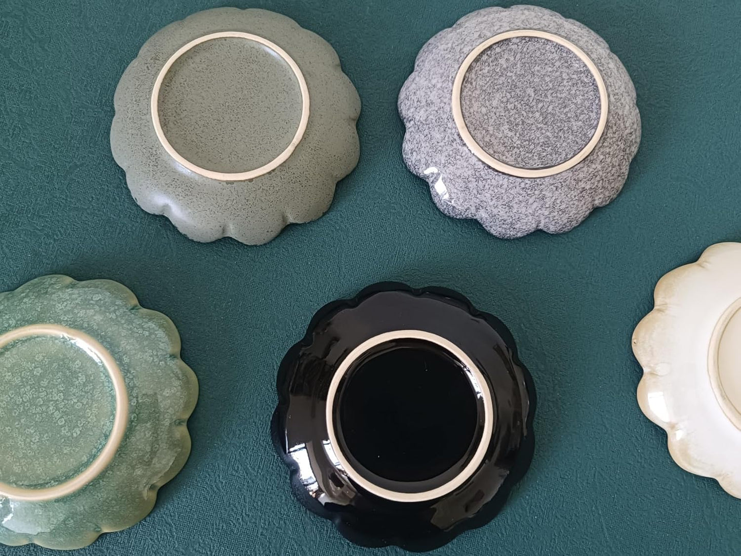 Ceramic Spoon Rest for Stove Top, Flower Cute Spoon Rest for Kitchen Counter, Cooking Spoon Holder for Kitchen Counter, Utensil Rest Spatula Rest Ladle Holder Tong Rest, 1 PC (Retro, Red)