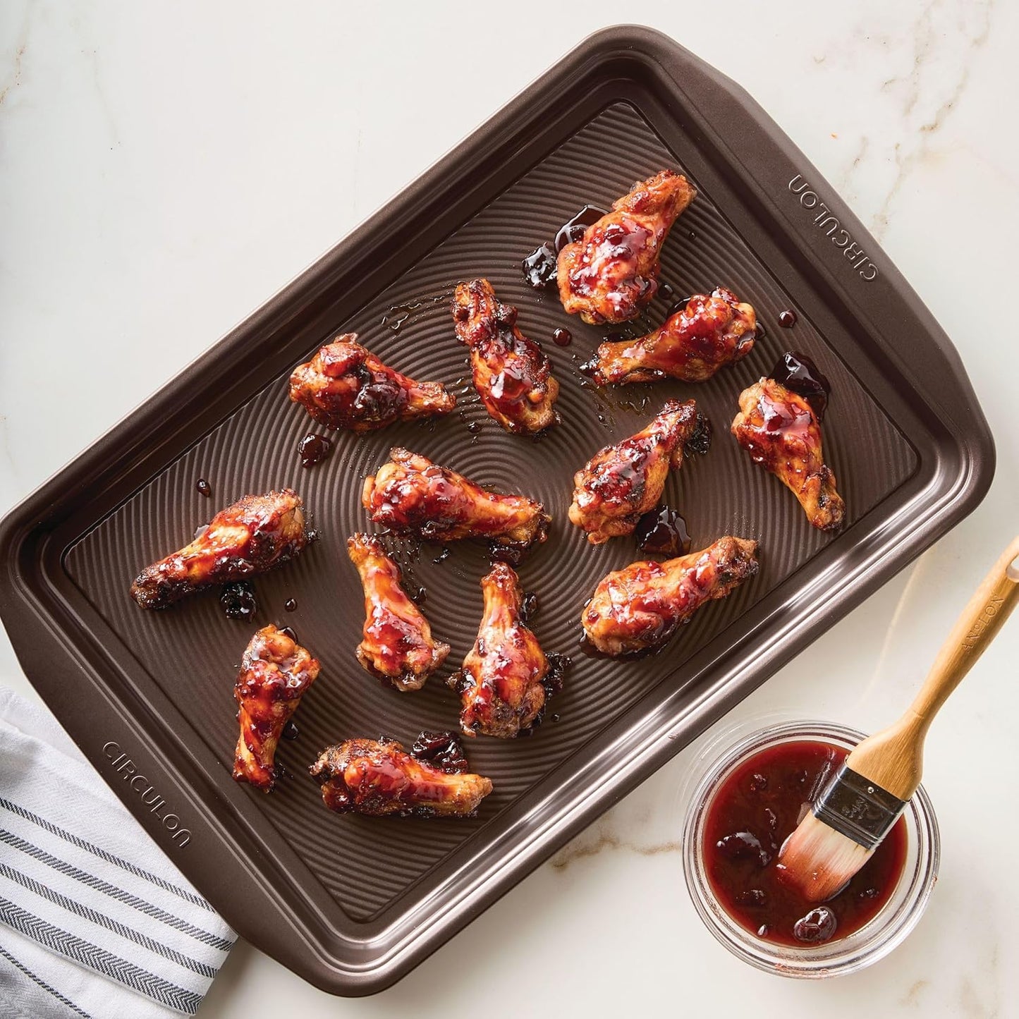 Circulon Nonstick Bakeware, Nonstick Cookie Sheet / Baking Sheet - 10 Inch x 15 Inch, Chocolate Brown