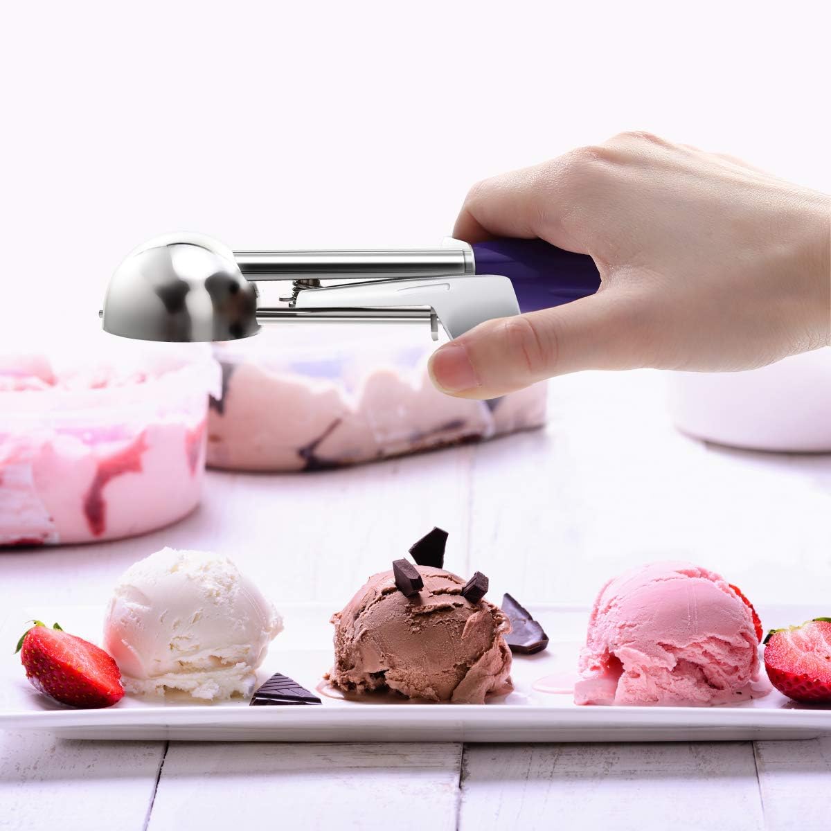 Commercial-Grade Ice Cream Scooper 0.75 oz, 18/8 Stainless Steel Cookie Scoop with Plastic Handle, Portion Control Disher Scoop for Bakeries, Restaurants & Dessert Shops, #40, Purple