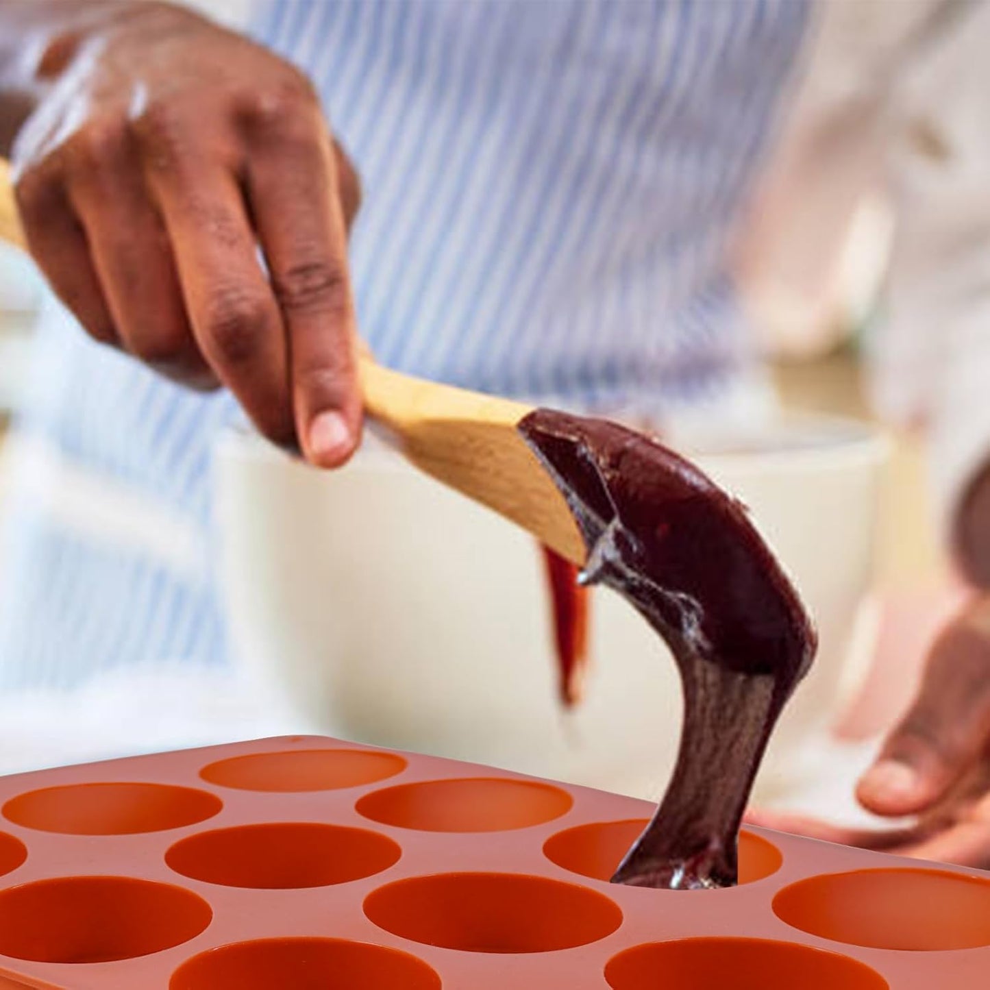 Muffin Pan, 12 Cup Silicone Cake Moulds for Baking, Silicone Muffin Cases, Non Stick Muffin Tin, Cookies Jelly Mould - BPA Free and Dishwasher Safe