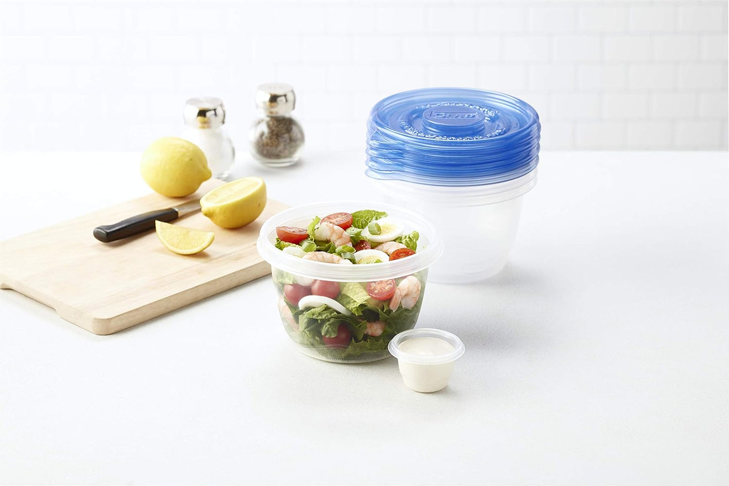 Gladware Lockware To Go Food Storage Containers | Glad Medium Size Round Food Storage That Holds up to 32 Ounces of Food, Solids, or Liquids | 32 oz Containers, 4 Count Set