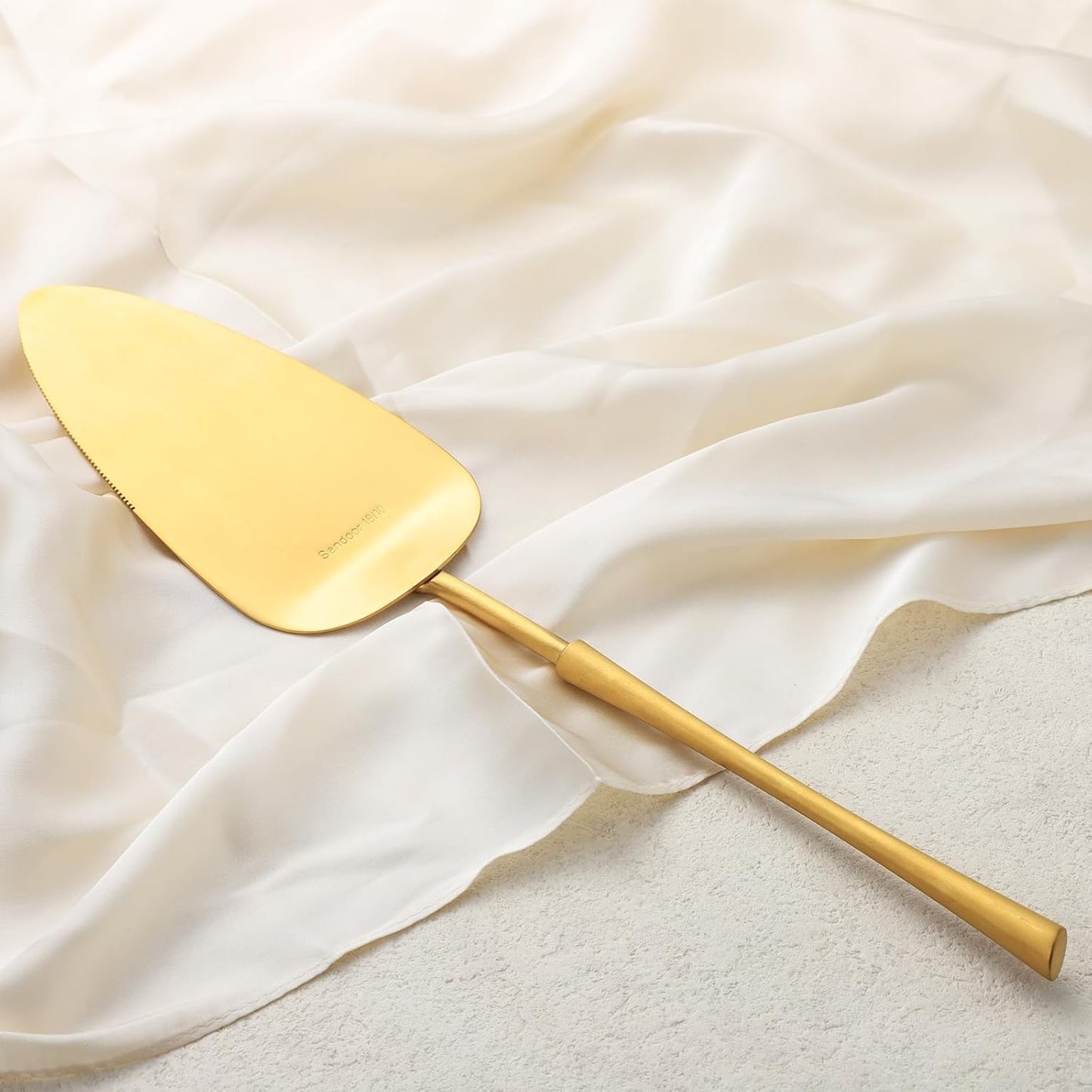 gold Cake Cutter,Stainless Steel Pie Spatula Serrated,Cake Pizza Cutter Tart Dessert Slicer Comfortable Handle(gold)