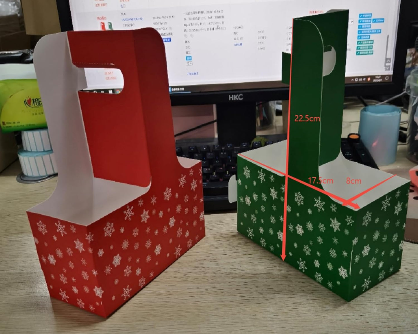 TaoBary 30 Set Christmas 2 Cup Drink Carrier with Handle Portable Foldable Tray Drink Holder Red Green Disposable Cardboard Coffee Cup Holder with Snowflake Snowman Cards