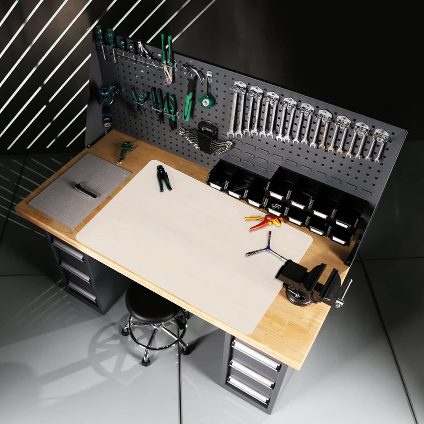 Ewen 27.6x19.5in 2mm Silicone Mats for Kitchen Counter, Thick Large Heat Resistant Non-Stick Silicone Placemat, Nonslip Workbench Mat Countertop Protector for Desk Crafts Air Fryer Pastry Translucent