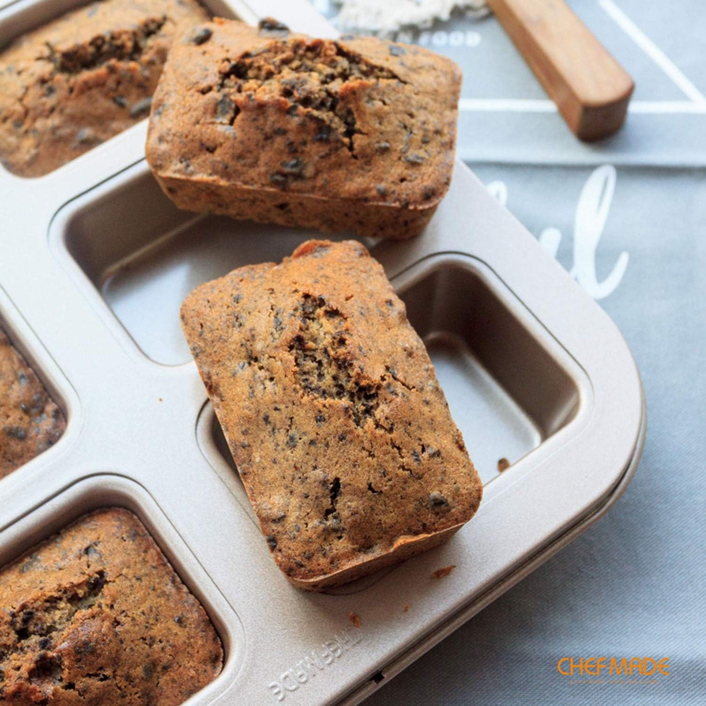 CHEFMADE Brownie Cake Pan, 8-Cavity Non-Stick Rectangle Muffin Pan Blondie Bakeware for Oven Baking (Champagne Gold)