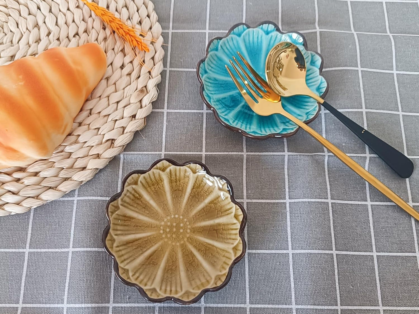 Ceramic Spoon Rest for Stove Top, Flower Cute Spoon Rest for Kitchen Counter, Cooking Spoon Holder for Kitchen Counter, Utensil Rest Spatula Rest Ladle Holder Tong Rest, 1 PC (Ice Cracks, Fall yellow)