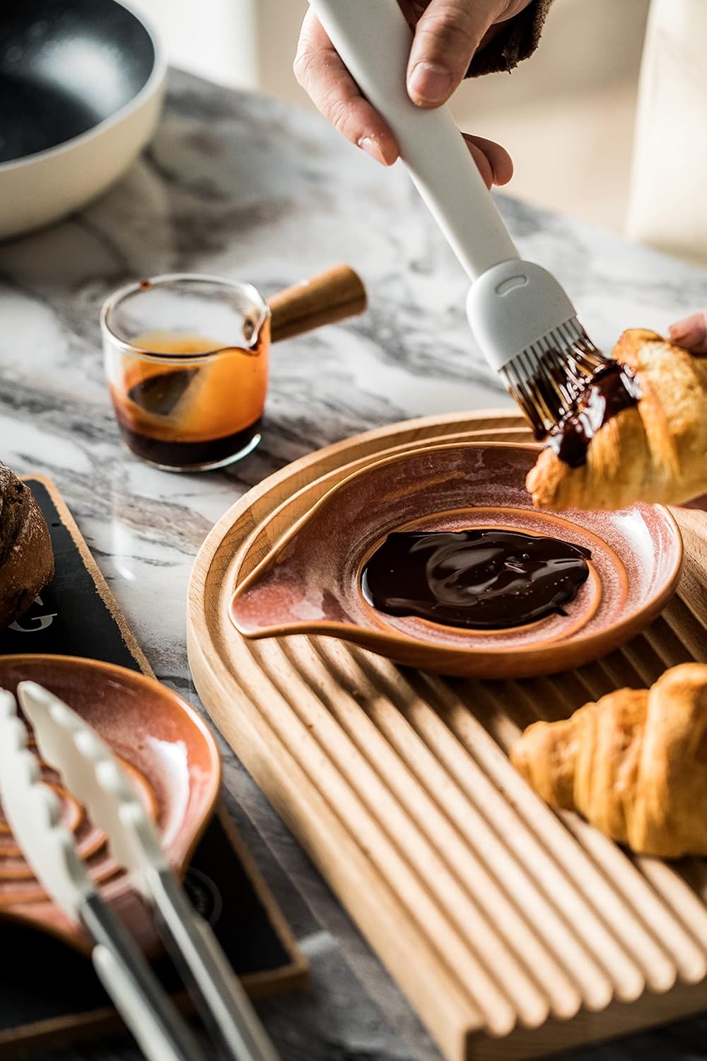 LAUCHUH Spoon Rest for Kitchen Counter, 5" Ceramic Spoon Holder for Stove Top Large Utensil Rest Farmhouse Kitchen Decor for Ladle, Cooking Spoons, Spatula, Tongs, Christmas, Kiln-Transformed Red