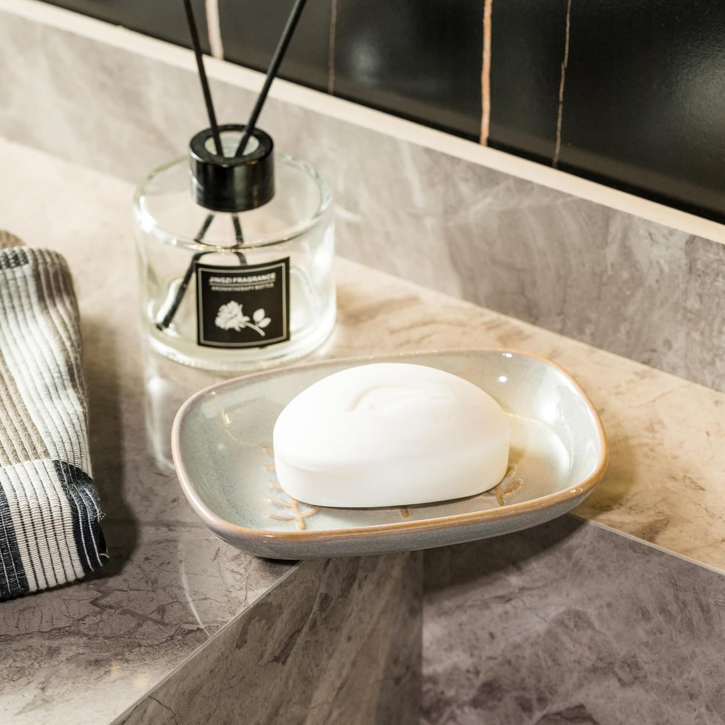 Ceramic Soap Dish Soap Holder, Soap Lift for Bar Soap Sponge, Shower Soap Dishes for Bathroom Kitchen Counter Soap Saver Tray Keep Dry, Dishwasher Safe