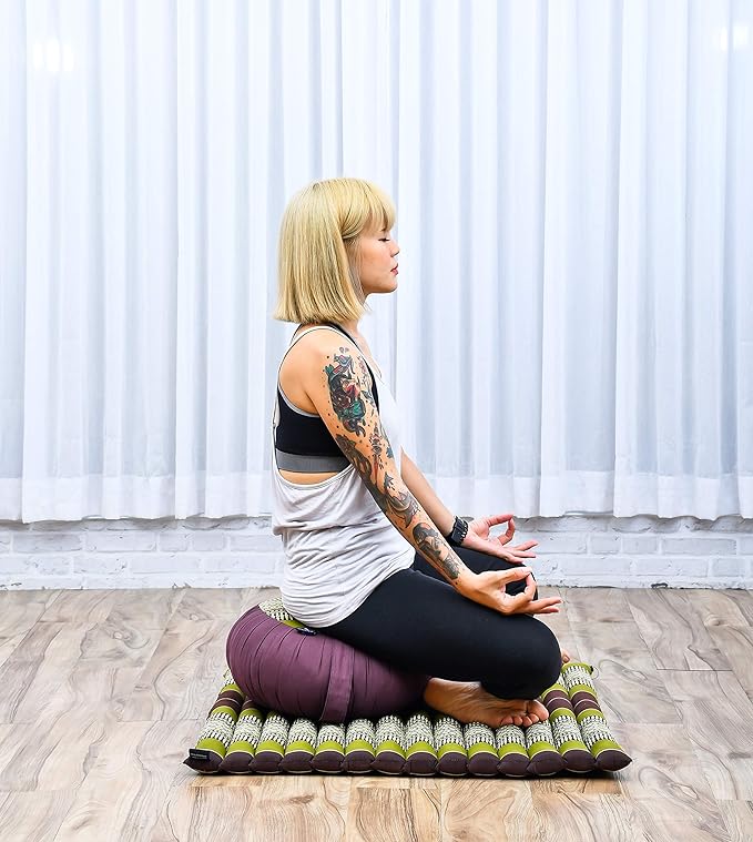Leewadee Meditation Cushion Set – 1 Round Zafu Meditation Pillow and 1 Square Roll-Up Zabuton Meditation Mat, Pillows Bundle Filled with Kapok