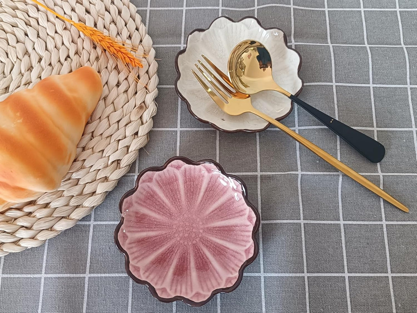 Ceramic Spoon Rest for Stove Top, Flower Cute Spoon Rest for Kitchen Counter, Cooking Spoon Holder for Kitchen Counter, Utensil Rest Spatula Rest Ladle Holder Tong Rest, 1 PC (Ice Cracks, Pink)